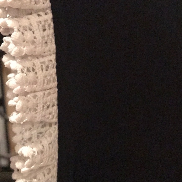 Gorgeous Dressy Peter Pan Collar Dress Shirt. - Picture 8 of 8